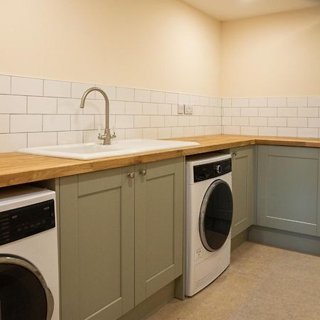 Bears Court Apartment Cheltenham Bagian luar foto