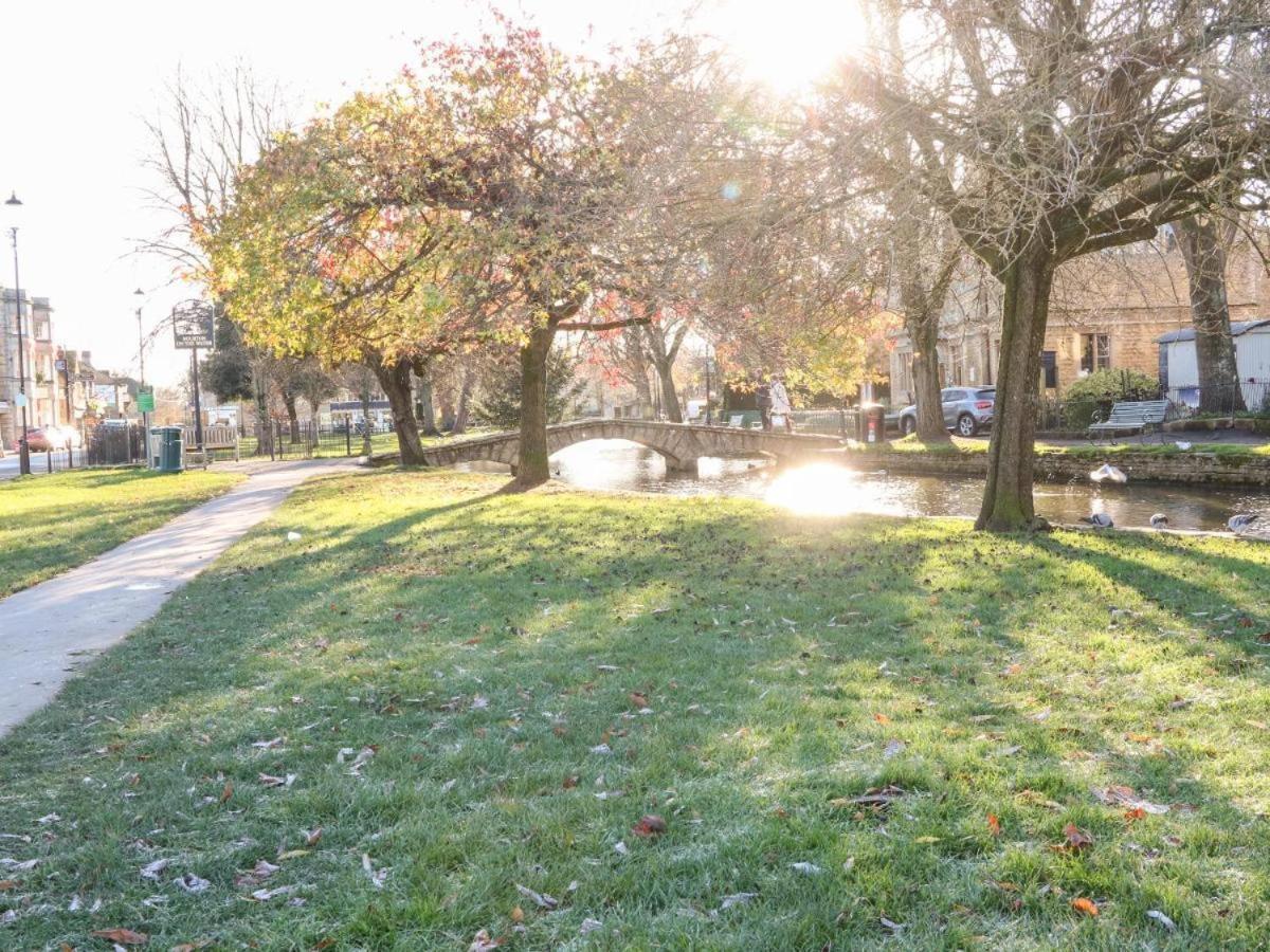 Bears Court Apartment Cheltenham Bagian luar foto