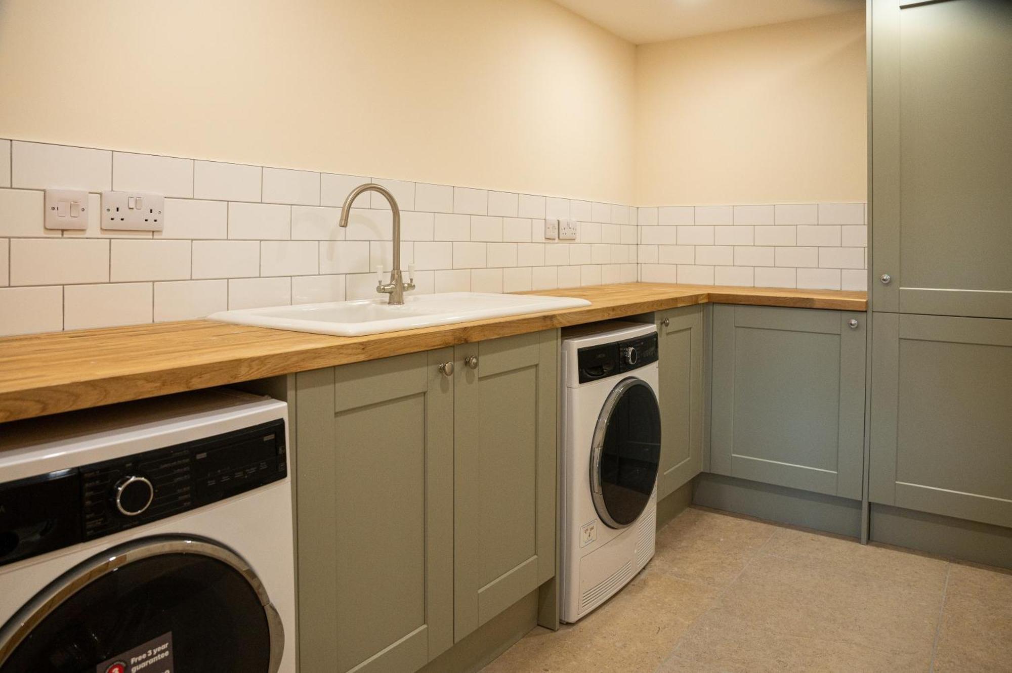Bears Court Apartment Cheltenham Bagian luar foto