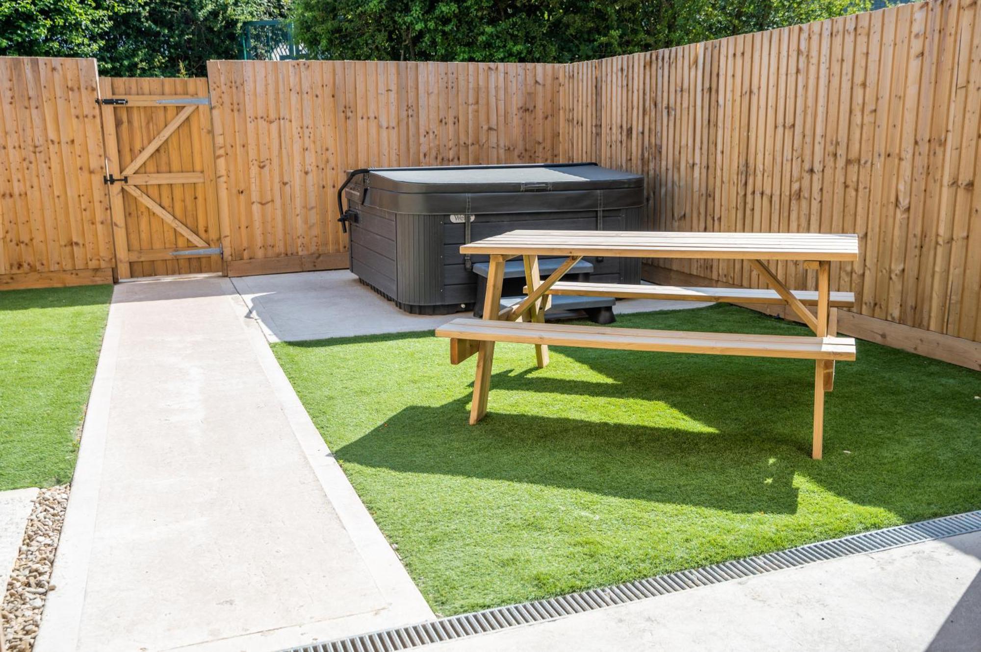 Bears Court Apartment Cheltenham Bagian luar foto