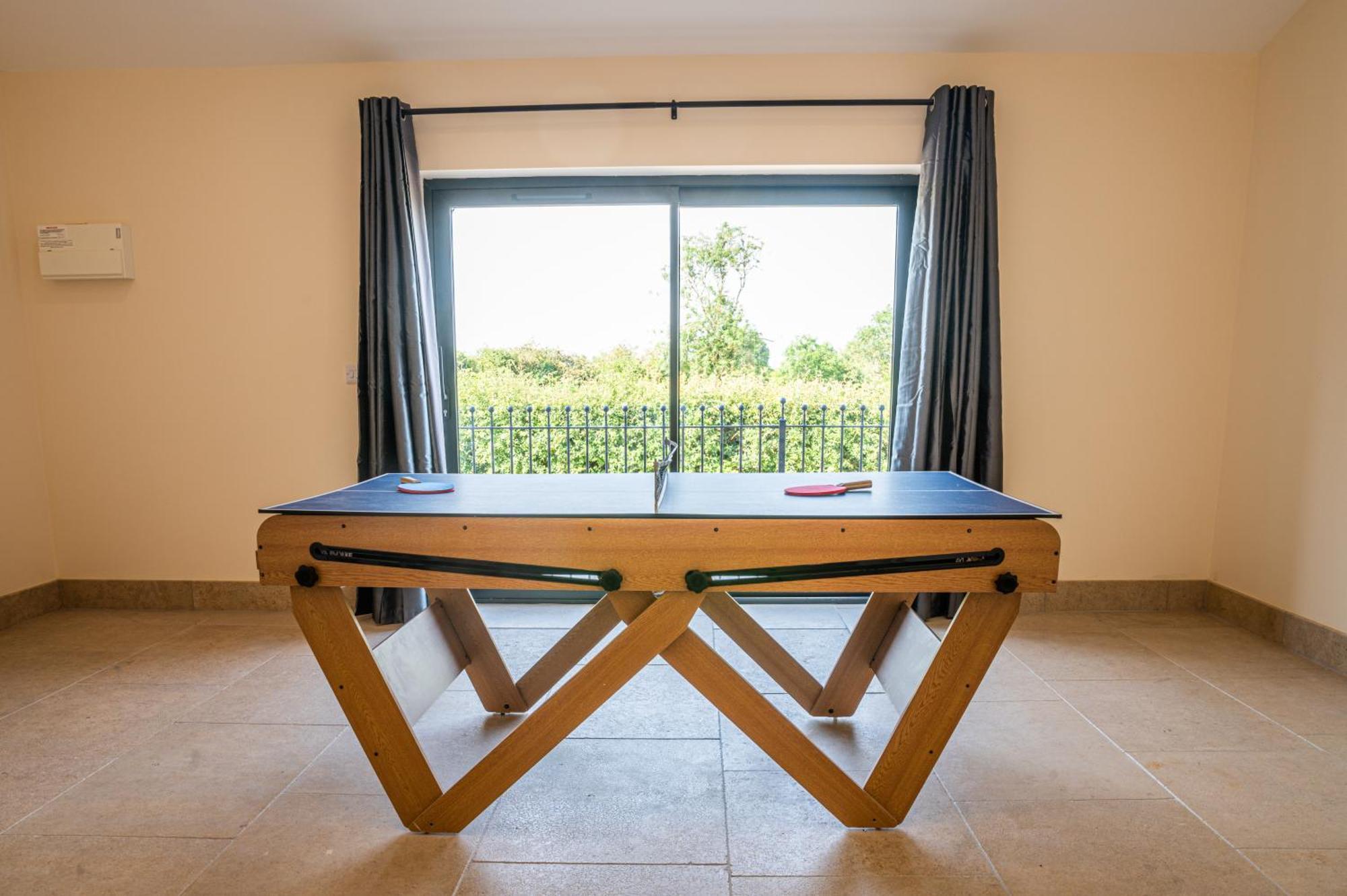 Bears Court Apartment Cheltenham Bagian luar foto