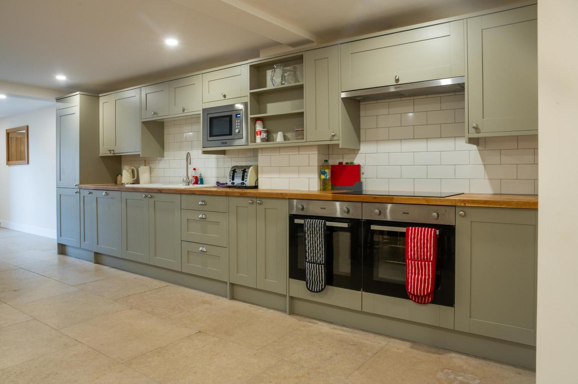 Bears Court Apartment Cheltenham Bagian luar foto