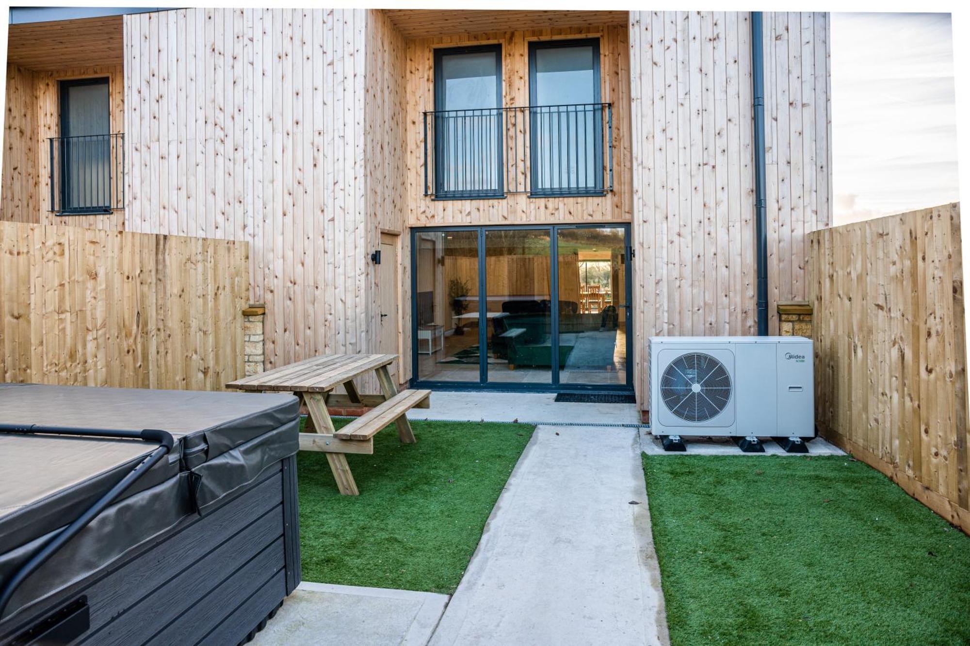 Bears Court Apartment Cheltenham Bagian luar foto